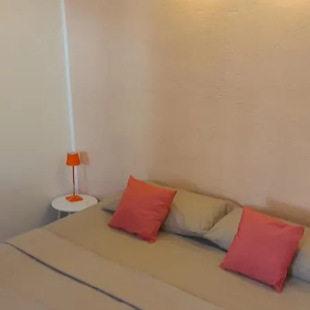 Ani's アパート *